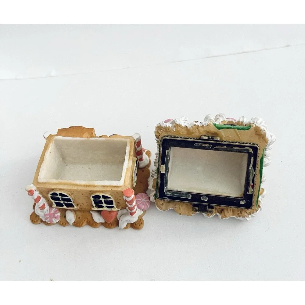 Ceramic Gingerbread House‎ Christmas Trinket Box Candy Canes  READ INFO